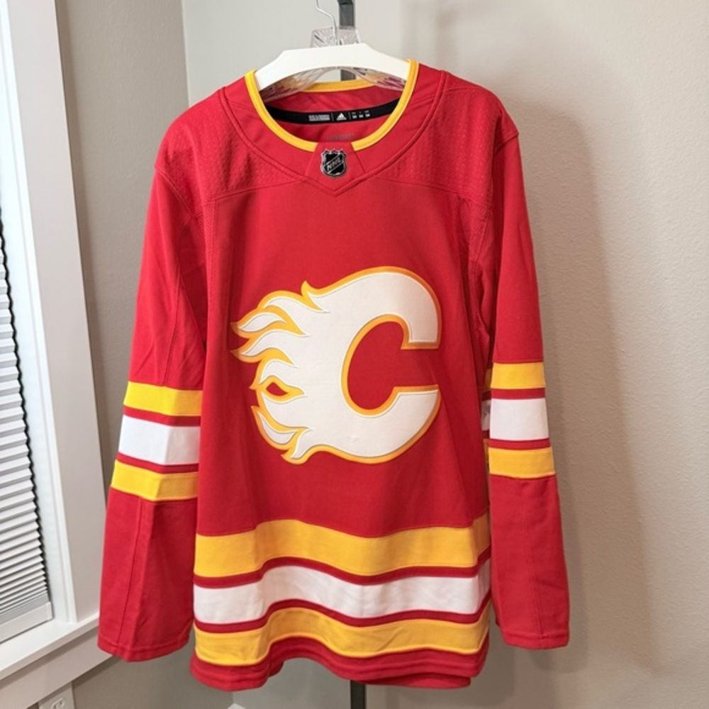 NWT Calgary Flames authentic NHL 2020 jersey size men’s 54